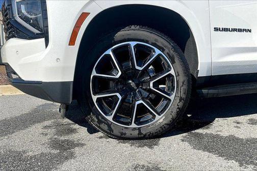 2025 Chevrolet Suburban RST