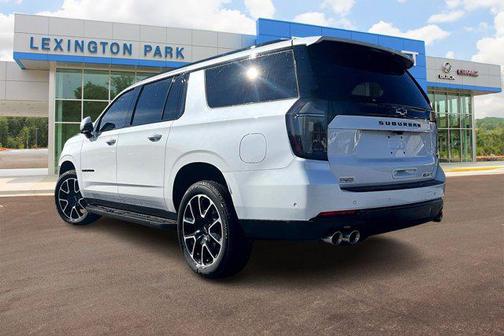 2025 Chevrolet Suburban RST