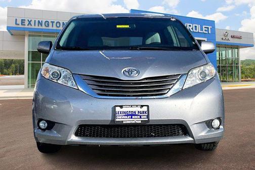 2017 Toyota Sienna XLE