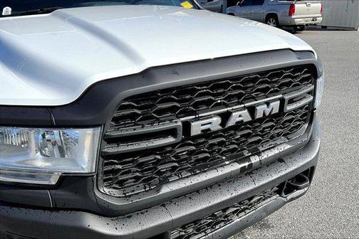 2022 RAM 3500 Tradesman Crew Cab 4x2 8' Box