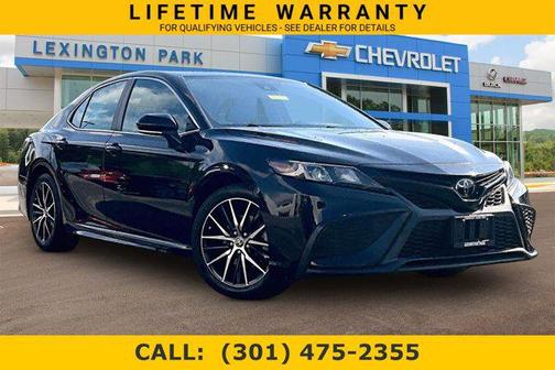 Midnight Black Metallic 2021 Toyota Camry SE