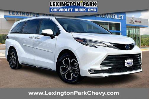 2025 Toyota Sienna Platinum