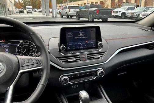 2022 Nissan Altima SR Intelligent AWD