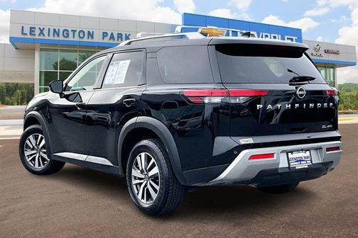 2023 Nissan Pathfinder SL 4WD