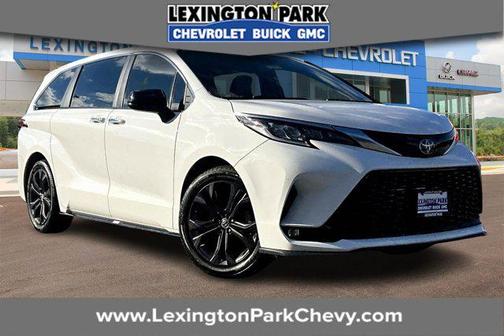2023 Toyota Sienna XSE 7 Passenger