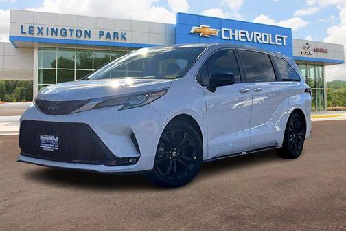 2023 Toyota Sienna XSE 7 Passenger