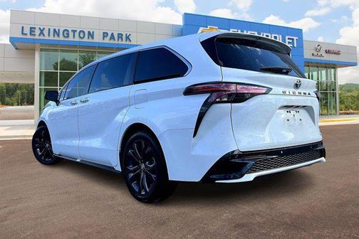 2023 Toyota Sienna XSE 7 Passenger