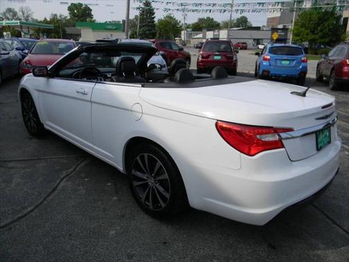 2011 Chrysler 200 S
