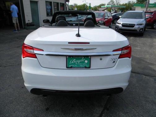2011 Chrysler 200 S