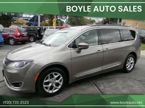 2017 Chrysler Pacifica Touring-L