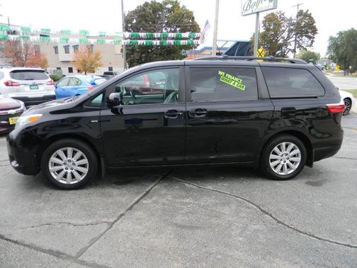 2017 Toyota Sienna LE