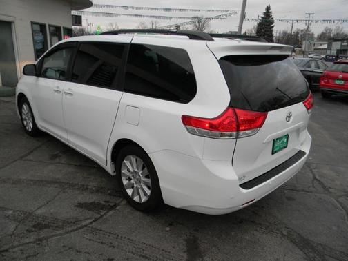 2013 Toyota Sienna XLE