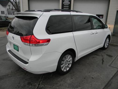 2013 Toyota Sienna XLE