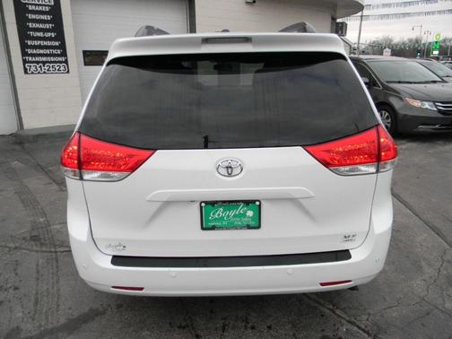 2013 Toyota Sienna XLE