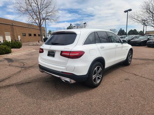 Polar White 2019 Mercedes-Benz GLC 350e