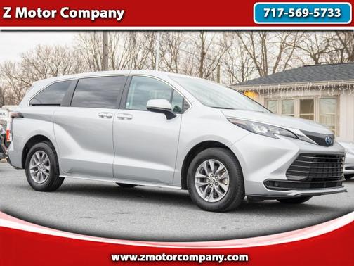 2024 Toyota Sienna LE