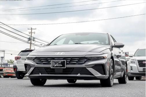 2024 Hyundai ELANTRA Limited