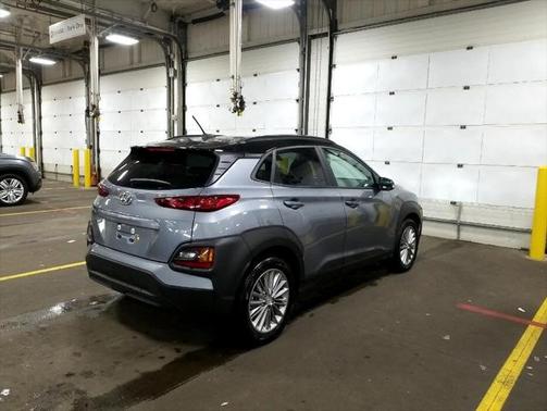 Sonic Silver w/Black Roof 2020 Hyundai KONA SEL