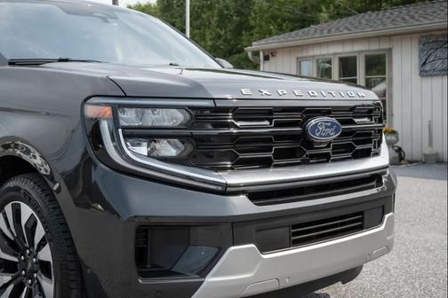 Dark Matter Gray Metallic 2025 Ford Expedition Max Platinum