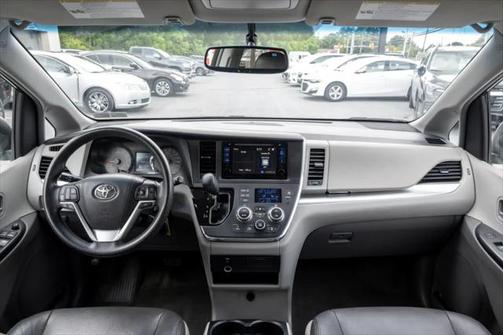 2015 Toyota Sienna LE