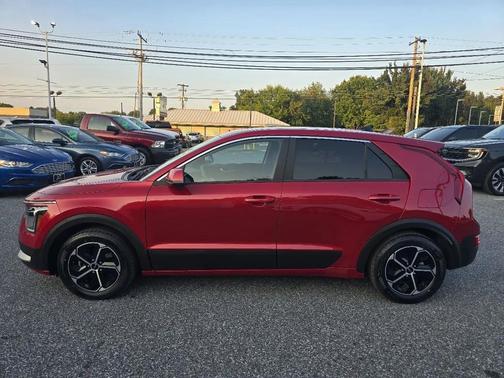 Runway Red 2025 Kia Niro LX