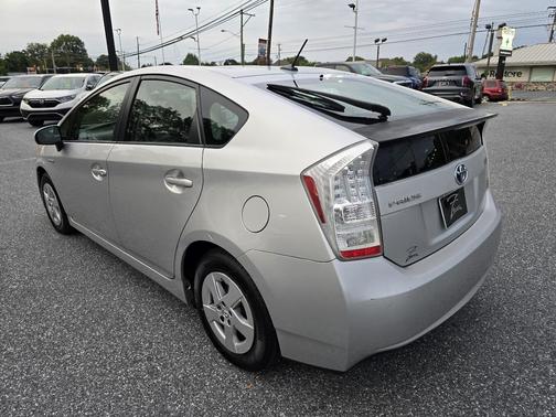 2010 Toyota Prius III