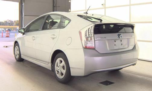 2010 Toyota Prius III