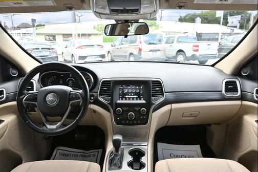 Diamond Black Crystal Pearl 2019 Jeep Grand Cherokee Laredo