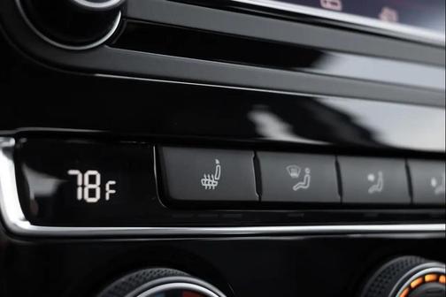 2016 Volkswagen Passat 1.8T SE