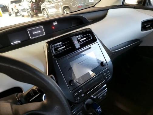 2019 Toyota Prius L