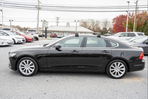 2017 Volvo S90 T6 Momentum