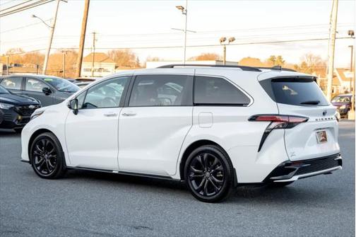 2023 Toyota Sienna XSE 7 Passenger