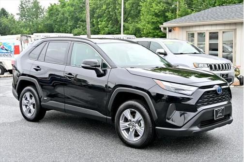 2022 Toyota RAV4 Hybrid XLE