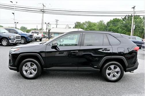 2022 Toyota RAV4 Hybrid XLE