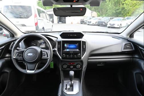 Crystal White Pearl 2018 Subaru Impreza 2.0i Premium