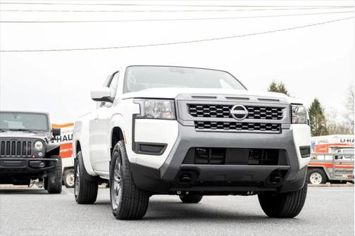 2025 Nissan Frontier SV