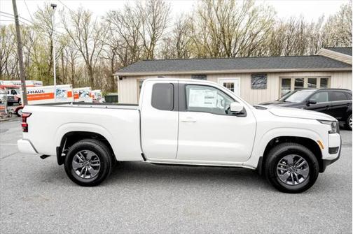 2025 Nissan Frontier SV