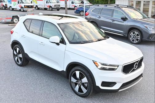 2020 Volvo XC40 T5 Momentum