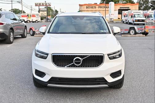 2020 Volvo XC40 T5 Momentum