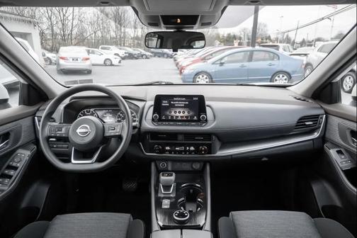 Pearl White Tricoat 2023 Nissan Rogue SV
