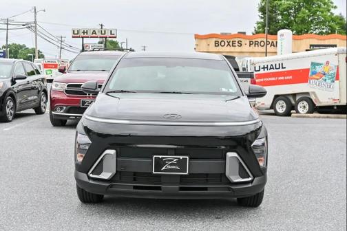Abyss Black Pearl 2024 Hyundai KONA SE