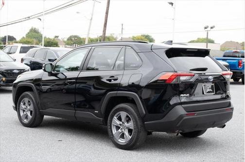 2022 Toyota RAV4 Hybrid XLE