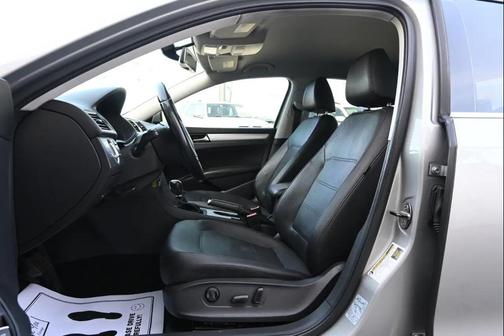 2013 Volkswagen Passat 2.5 SE