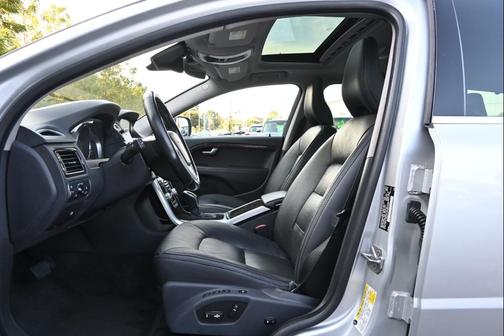 2016 Volvo XC70 T5 Premier