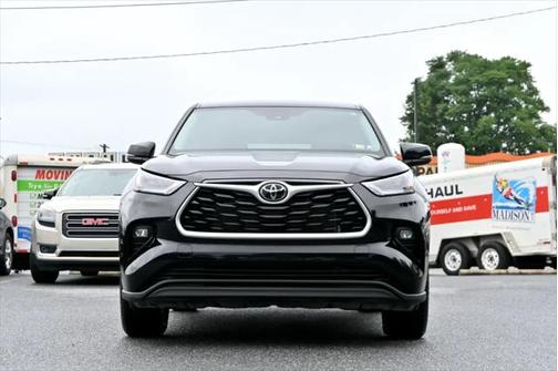 2022 Toyota Highlander LE