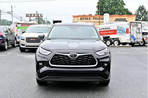 2022 Toyota Highlander LE