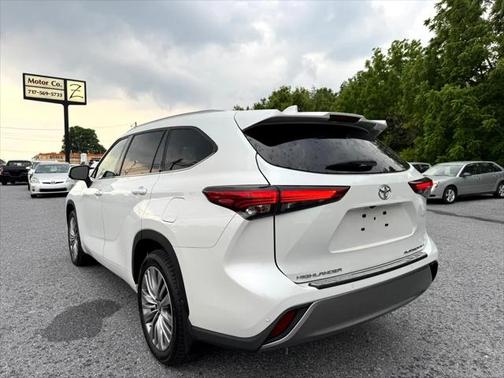 2022 Toyota Highlander Platinum