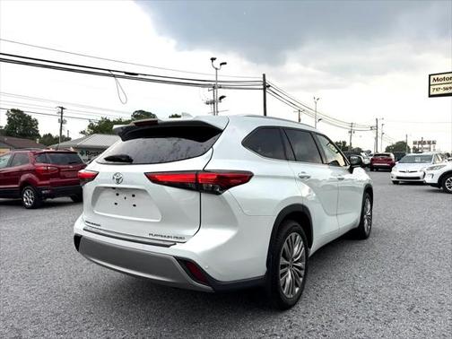 2022 Toyota Highlander Platinum