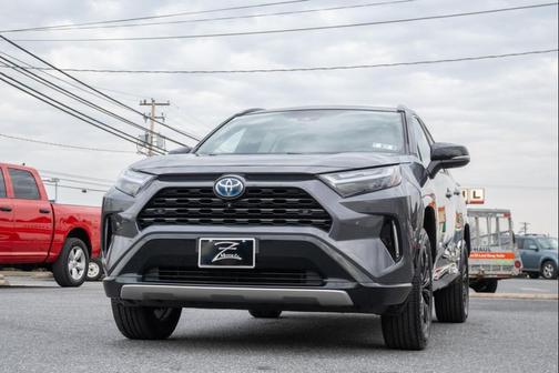 2023 Toyota RAV4 Hybrid SE