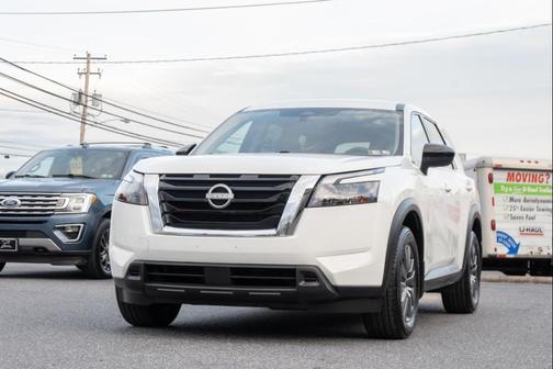 2024 Nissan Pathfinder S 4WD